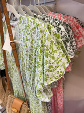 Load image into Gallery viewer, Becky daisy dress
