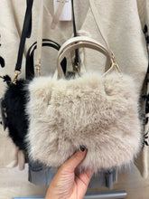 Load image into Gallery viewer, Sherry Fur bag
