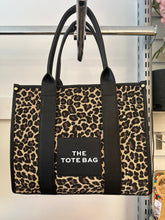 Load image into Gallery viewer, Leopard tote bag
