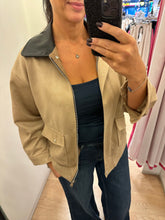 Load image into Gallery viewer, Elle jacket
