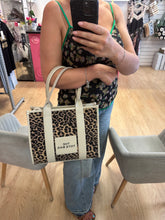 Load image into Gallery viewer, Leopard tote bag
