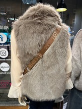 Load image into Gallery viewer, Britney Gilet
