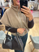 Load image into Gallery viewer, Mandy jacket

