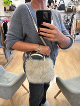 Load image into Gallery viewer, Sherry Fur bag
