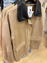 Load image into Gallery viewer, Elle jacket
