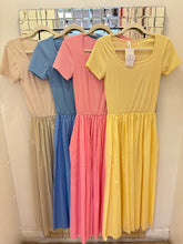 Load image into Gallery viewer, Sara dress
