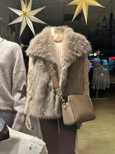 Load image into Gallery viewer, Britney Gilet
