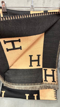 Load image into Gallery viewer, Hayley scarf
