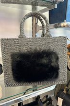 Load image into Gallery viewer, Leyni faux bag
