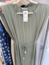 Load image into Gallery viewer, Perry dress
