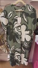 Load and play video in Gallery viewer, Fleur Linen dress
