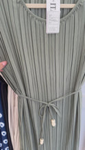 Load and play video in Gallery viewer, Perry dress
