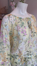 Load and play video in Gallery viewer, Suzie blouse
