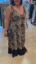 Load and play video in Gallery viewer, Amiyra maxi dress
