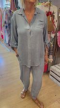 Load and play video in Gallery viewer, Zhara Barrel trouser
